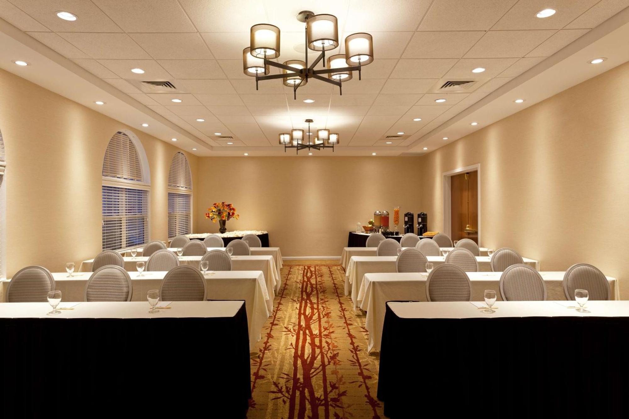Hotel Doubletree By Hilton Cape Cod - Hyannis Exterior foto
