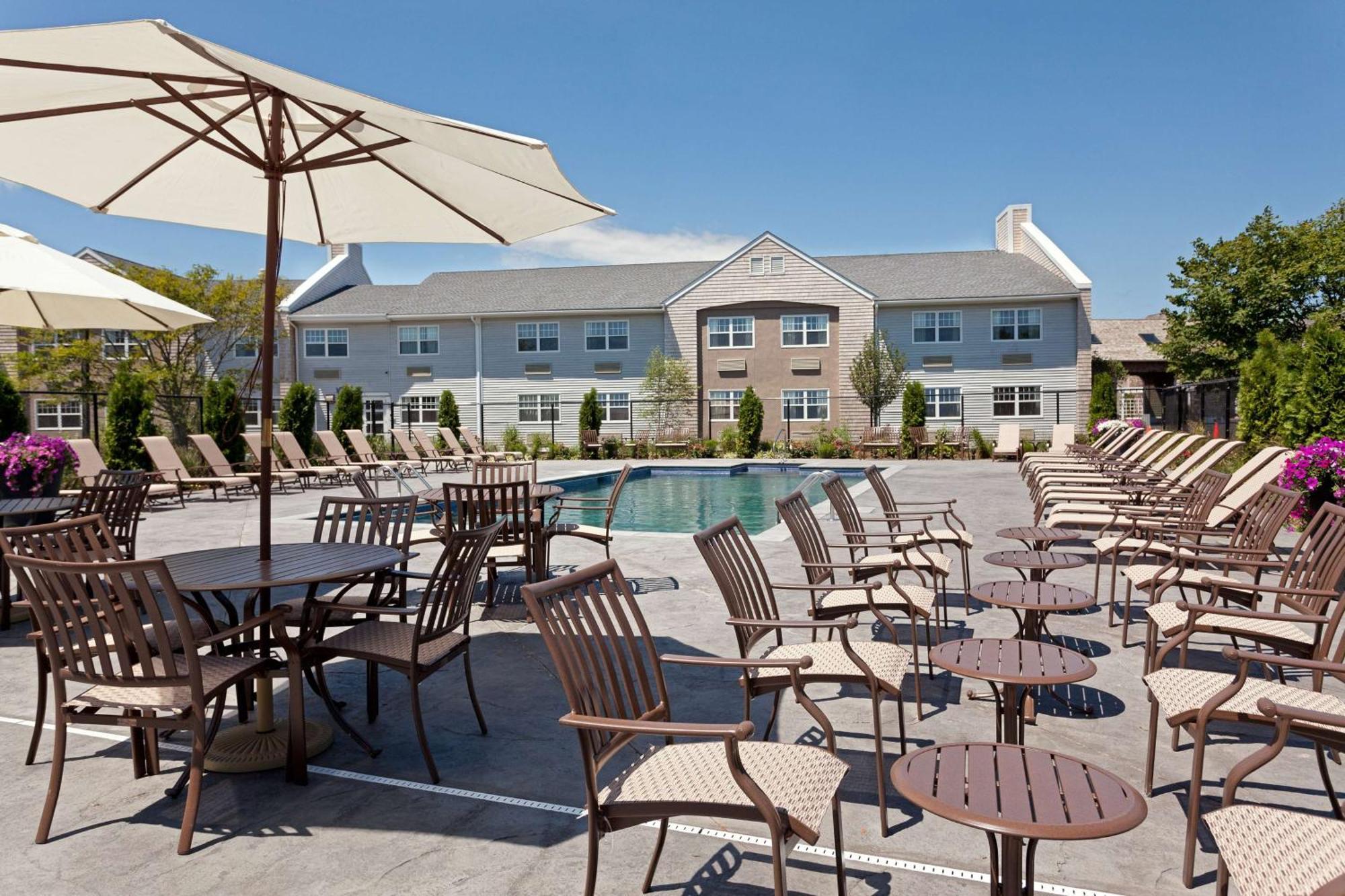 Hotel Doubletree By Hilton Cape Cod - Hyannis Exterior foto